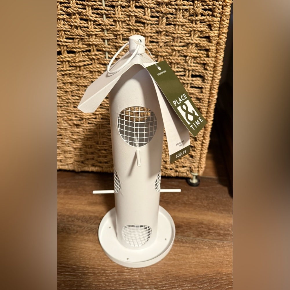 Place & Time Hanging Birdfeeder 12”